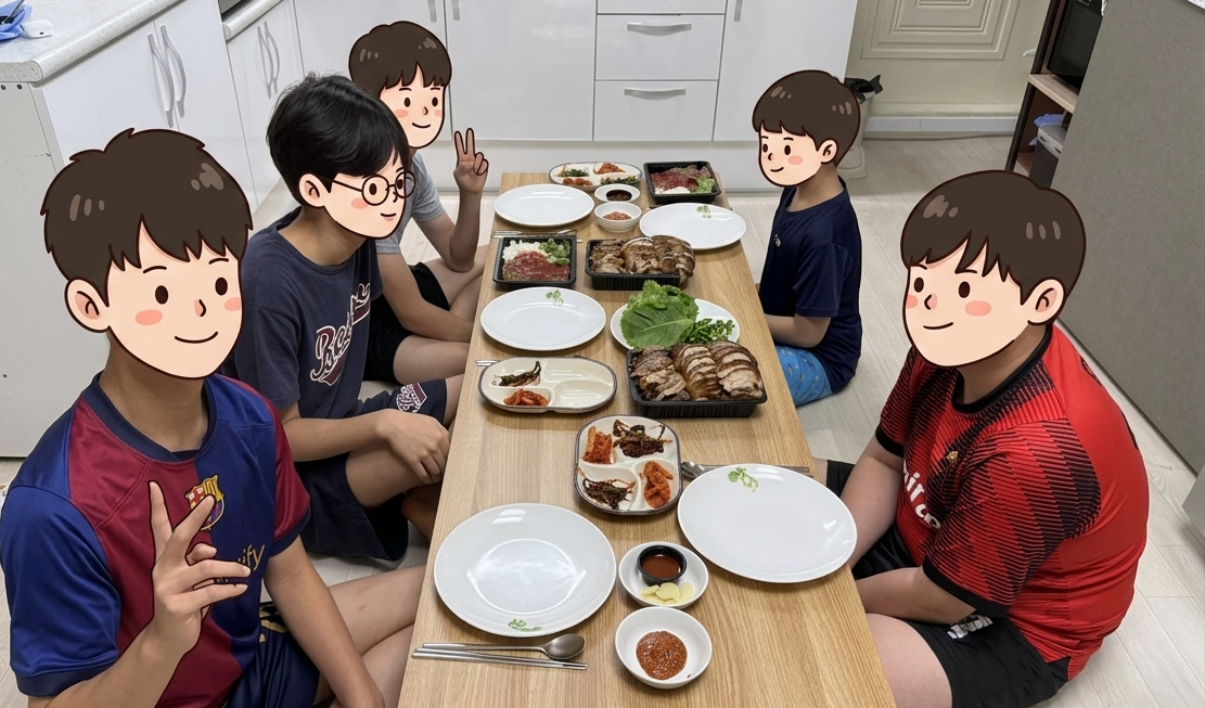 간식을 먹는 스마일하우스 아이들 4