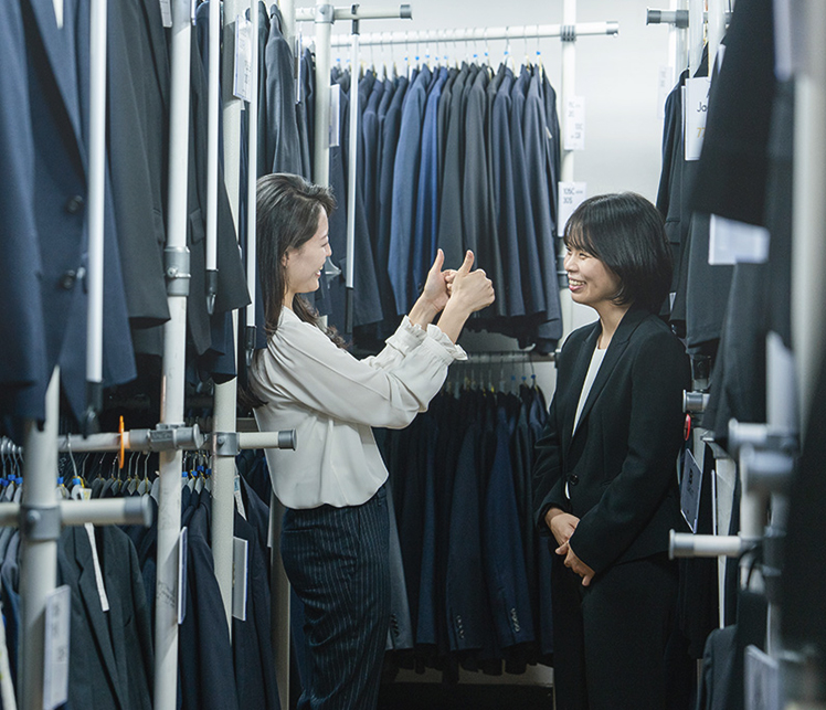 콘텐츠 상세 배경